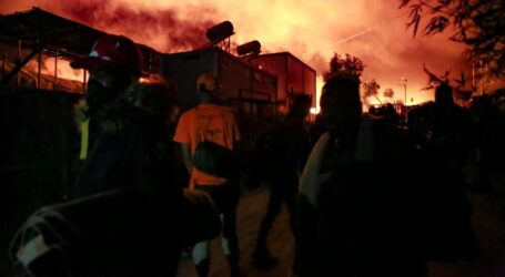 Φωτιά στη Μόρια: Στο δρόμο σχεδόν 13.000 μετανάστες – Ανάμεσά τους 35 θετικοί στον κορονοϊό