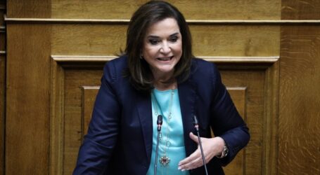 Μπακογιάννη προς Αυγενάκη: «Θα υπάρξει πρόβλημα με τη ΔΟΕ»