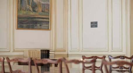 Και τρίτος υπουργός σε καραντίνα μετά την επίσκεψη επενδυτή με κορωνοϊό – Εκκενώθηκε το ΥΠΟΙΚ