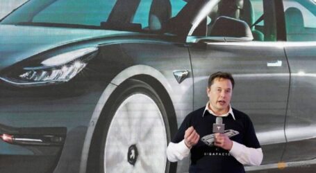 O Mr Tesla υπόσχεται τη φθηνότερη μπαταρία και ηλεκτροκίνητο μοντέλο, αξίας 25.000 δολαρίων
