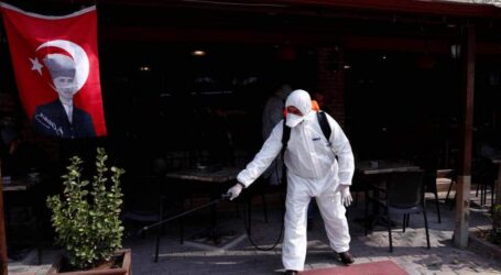 Τουρκία: Σχεδόν το 40% των κρουσμάτων τον Αύγουστο ήταν άτομα 20 – 40 ετών