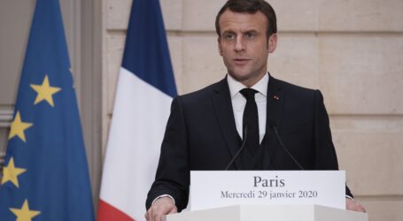 Μήνυμα αλληλεγγύης στα ελληνικά από τον Μακρόν για τη Μόρια: Η Γαλλία θα δώσει το παρών