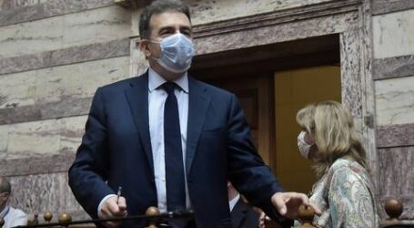 Χρυσοχοΐδης: Οι πρόσφυγες θα έχουν φύγει από την Μυτιλήνη μέχρι το Πάσχα