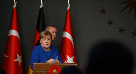 Ο Ερντογάν μιλάει με Ευρωπαίους ηγέτες και προσπαθεί να προλάβει τις κυρώσεις