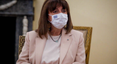 Σακελλαροπούλου για Μόρια: Η τουρκική ηγεσία εργαλειοποιεί το δράμα προσφύγων και μεταναστών