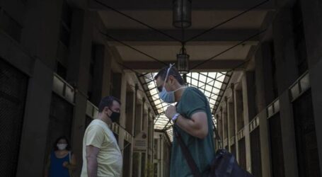 Κορωνοϊός: Στο «κόκκινο» η Αττική – Διχασμένοι οι ειδικοί για τη χρήση μάσκας παντού