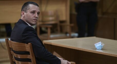 «Σόου» στη δίκη ΧΑ για αναστολές λόγω… πίτσας και πεϊνιρλί – Κασιδιάρης: Η ποινή των 13 ετών με εξοντώνει