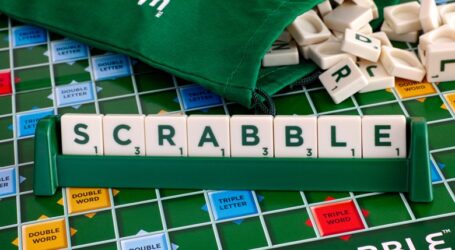 Scrabble: Η ιστορία του παιχνιδιού που φτιάχτηκε από έναν άνεργο και απορρίφθηκε από όλες τις εταιρείες