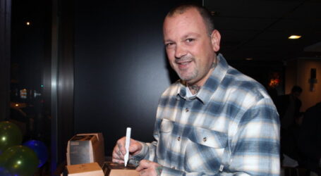 Δημήτρης Σκαρμούτσος: «Κάνω διατροφή όταν είναι η γυναίκα μου μπροστά, όταν δεν είναι τρώω τα πάντα όλα»