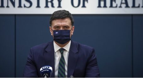 Κορονοϊός: Ο Κικίλιας παρουσιάζει το εθνικό σχέδιο εμβολιασμού – Δωρεάν και με προτεραιότητα τα εμβόλια