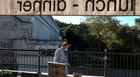 Τις επόμενες μέρες οι αποφάσεις για το άνοιγμα των καταστημάτων – Τα σχέδια που εξετάζει η κυβέρνηση