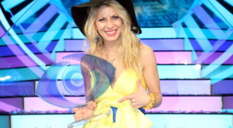 Άννα Μαρία Ψυχαράκη: «Δεν έχω κλέψει τίποτα από την Ελένη Μενεγάκη, έχω καημό να τη γνωρίσω»