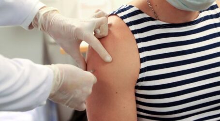 Πώς νιώθει στην πραγματικότητα κάποιος που κάνει το εμβόλιο για τον κορονοϊό