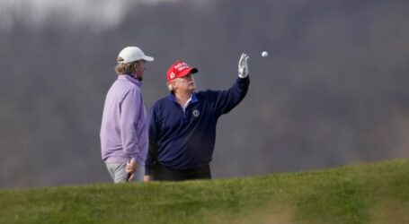 ΗΠΑ: Ο Τραμπ απέρριψε το «σωσίβιο» 900 δισ. για την οικονομία εν μέσω πανδημίας