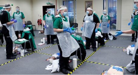 Βρετανία: “Άσκηση Πανάκεια” του στρατού- Θα κάνουν μαζικούς εμβολιασμούς ακόμη και στα γηπεδα