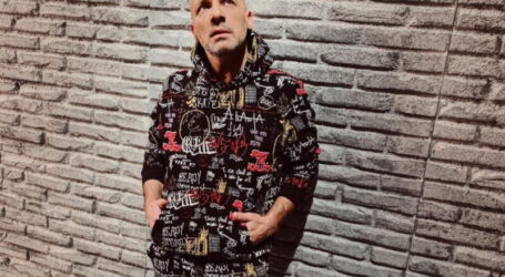 «Χρυσή τηλεόραση»: Η ενόχληση του Νίκου Μουτσινά με τον Φάνη Λαμπρόπουλο