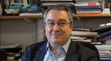 Μόσιαλος: Έξι εμβόλια προστατεύουν 100% από νοσηλεία ή θάνατο