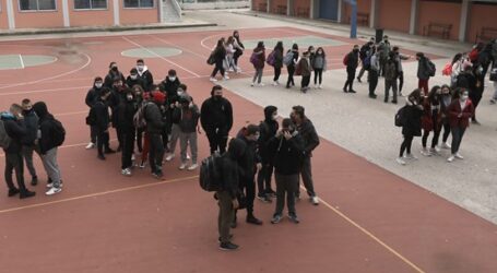 Σχολεία: Σενάριο για παράταση δύο εβδομάδων στο διδακτικό έτος – Χωρίς μαθήματα το Πάσχα – Τι θα γίνει με τις Πανελλαδικές