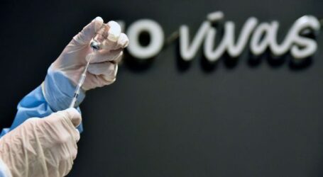 Μόσιαλος: Τα εμβόλια θα είναι μάλλον αποτελεσματικά για όλες τις γνωστές παραλλαγές του κορονοϊού