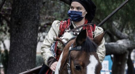 Εικόνες από τα ειδικά τμήματα της παρέλασης με αναφορές στο 1821