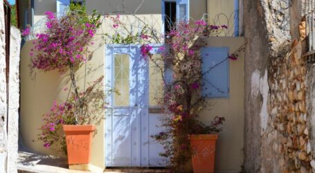 Εως 100% αύξηση κρατήσεων σε βίλες και μονοκατοικίες τύπου Airbnb στην Αττική εν όψει Πάσχα