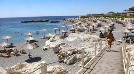 Σταμπουλίδης: Στις 15 Μαΐου ανοίγουν οι οργανωμένες παραλίες