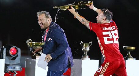 Βίντεο: Το απίστευτο σόου του Ματιέ Βαλμπουενά στη φιέστα του Ολυμπιακού