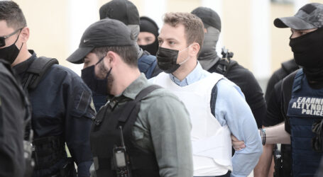 Γλυκά Νερά: Ξεκίνησε η απολογία του Αναγνωστόπουλου  – «Να σαπίσεις στη φυλακή δολοφόνε», του φώναζαν