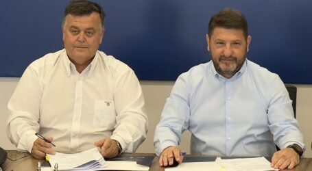 Ο Πόρος στο επίκεντρο: Υπογραφή για την ανάπλαση κεντρικής οδού – Περιφέρεια Αττικής και Δήμος Πόρου